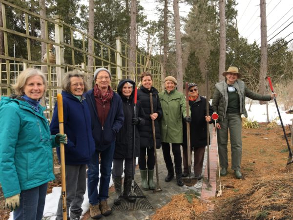 Rest-Stop-Ranch spring volunteer team