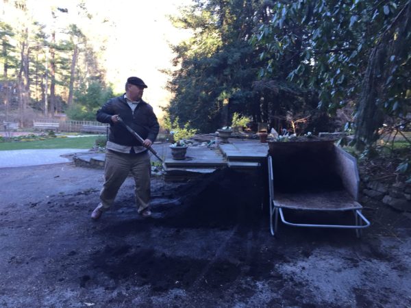 Karl Uses Compost as Glue for Wooden Edging
